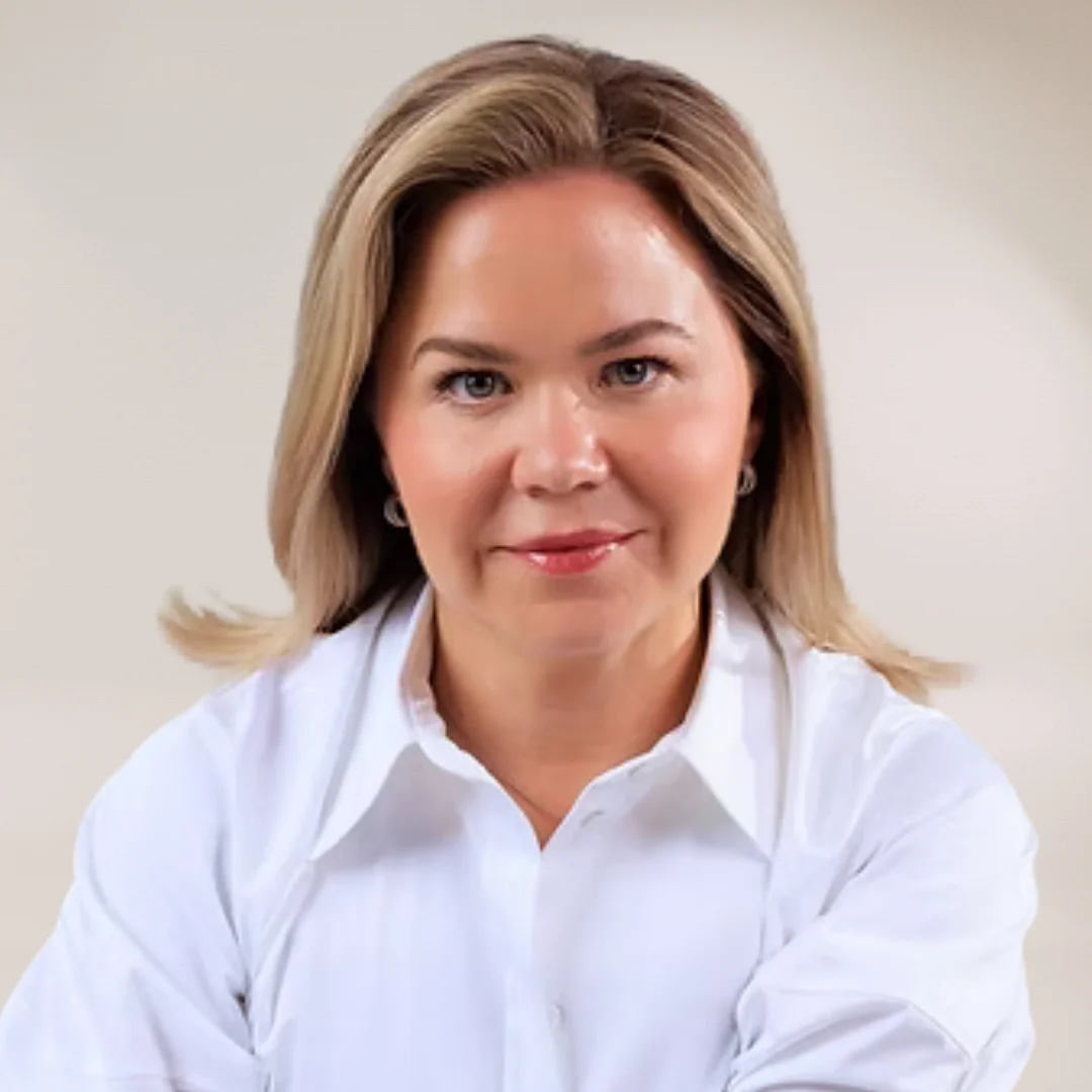 LAURA  CHRISTIE